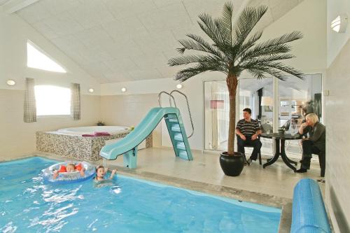 Vrist Strand House | Luksus-poolhus L21