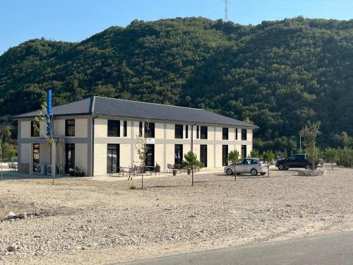 Jala Hotel | Lumi i Bardhe Hotel & Restaurant