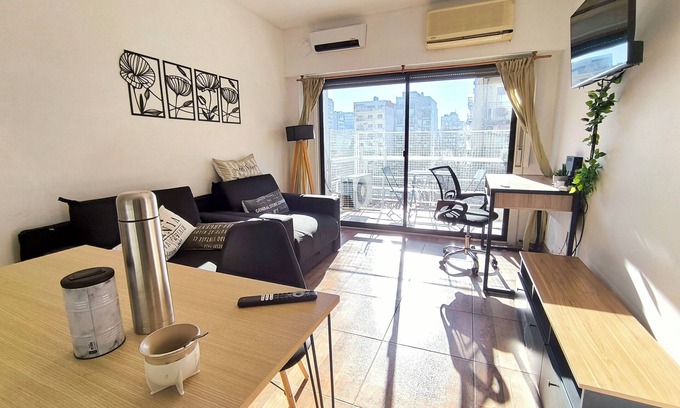 Villa Crespo Apartment | Luminous 1-bedroom apartment with balcony in Buenos Aires with WiFi, AC.