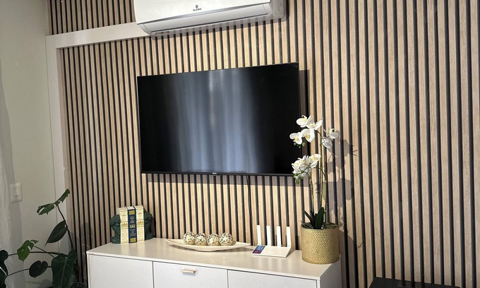 Greater Johannesburg Metropolitan Area Apartment | Luna Lux Apartment Elegant City Escape in Waterfall Smart City Walk to MOA