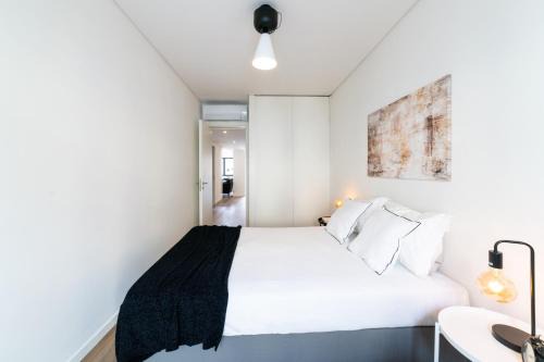 Santo Amaro Apartment | Lusíadas 53 4ºE - Beautiful River View