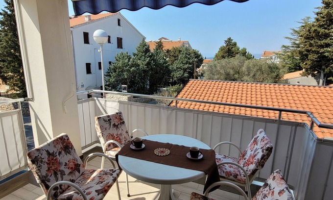 Punat Apartment | Luvano's Place - Principality of Zarijak, apartment 5 min form beaches