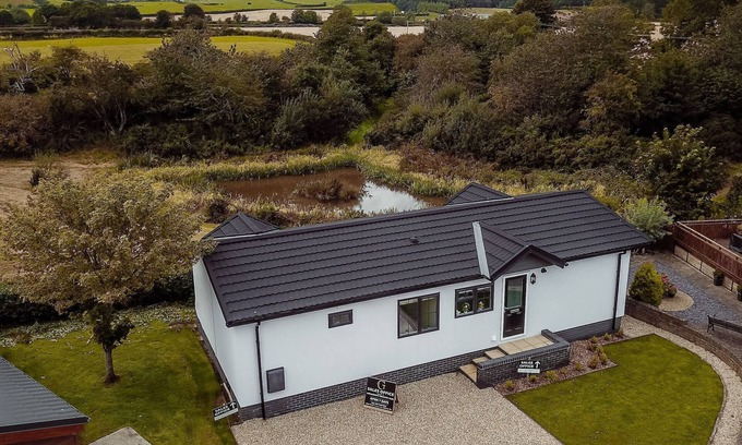 Scalby Cottage | Lux Barnwell - a lux lodge that sleeps 4 guests in 2 bedrooms