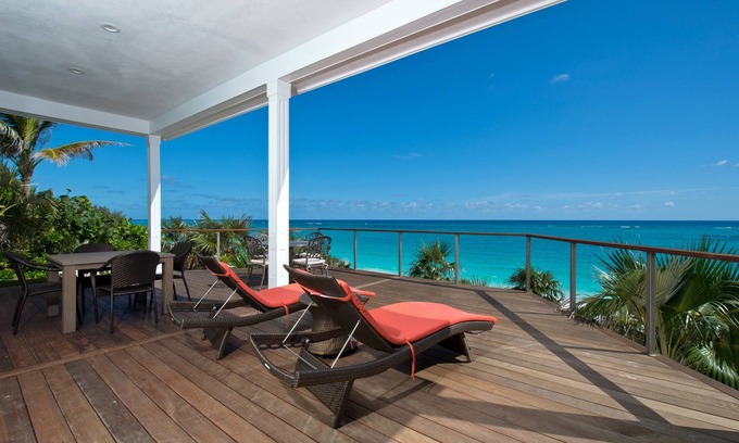 Governor's Harbour Villa | Lux Beachfront House W/Private Pool on Banks Rd. Walk to Tippy's!