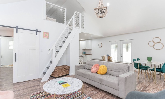 Houston Cottage | LUX Loramie Lake House completely renovated with all new furnishings