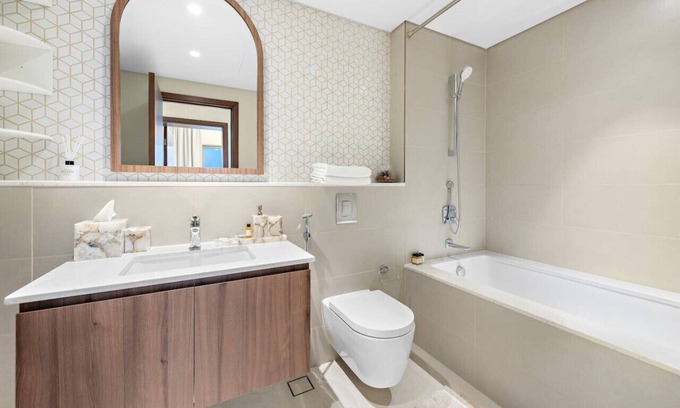 Dubai Apartment | Luxe 2BR w/Pool, Water & Skyline Views | Dubai Creek Harbour