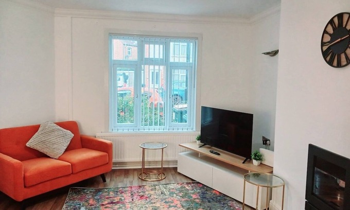Coventry House | Luxe 3-Bed Coventry House
