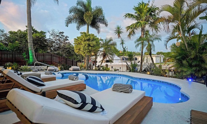Lauderdale Isles House | Luxe 3BR/3BA Waterfront Retreat Heated Pool Oasis