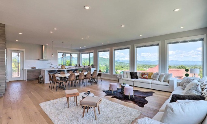 Asheville House | Luxe Asheville Home with Stunning Mountain Views!