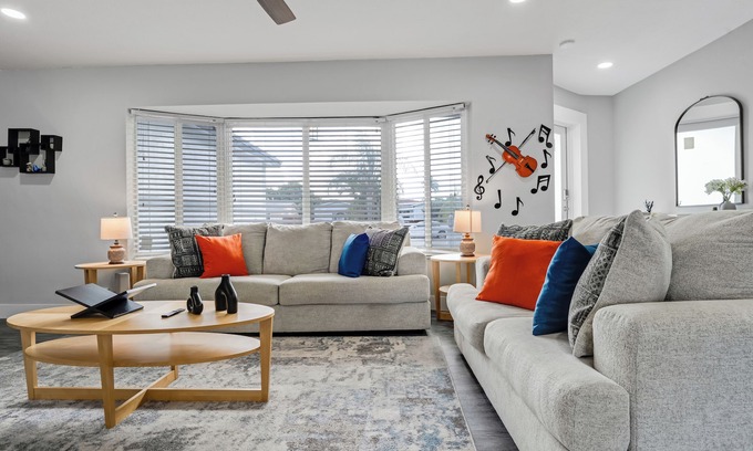 Lauderdale Lakes House | Luxe by Jenn 3BR Retreat w/Heated Pool