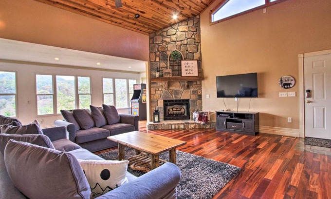 Sevierville House | Luxe Cabin with Covered Pool and Smoky Mountain Vistas