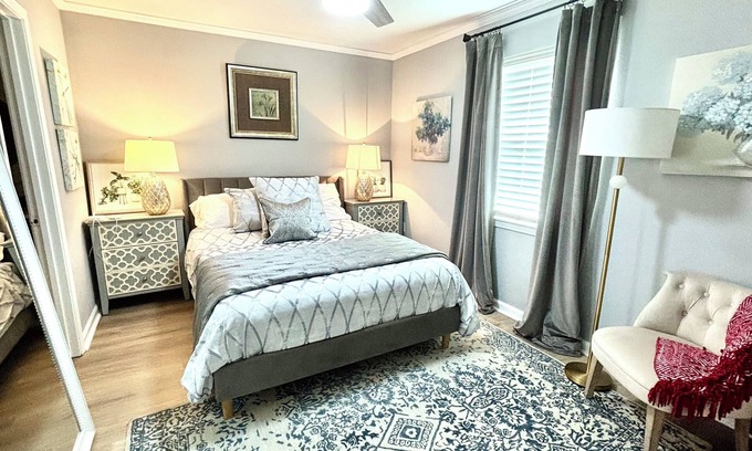 Baton Rouge Condo | Luxe condo 2 bedr 2 en-suite baths. Coffee, tea, smoothie station.Near Mall LSU