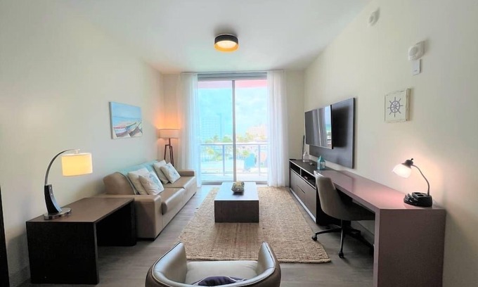 Hollywood Lakes Apartment | Luxe Costa Hollywood: Views, 1BR. Rooftop Pool