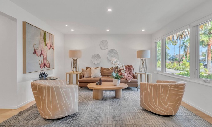 North Park Cottage | Luxe cottage in prime tropical North Park setting