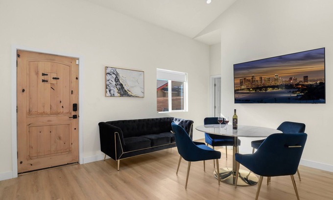 Los Angeles House | LUXE Guesthome w/Pool & Spa Near LAX & Sofi