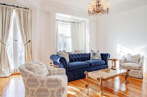 Kalorama Heights House | LUXE Kalorama 5-BR Townhome Close to Dupont Circle