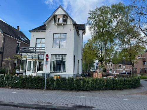Apeldoorn Bed & Breakfast | Luxe kamer in stadsvilla, gratis parkeren!