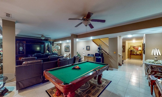 Cliftondale House | Luxe Retreat near Airport - Home Theater, Gym