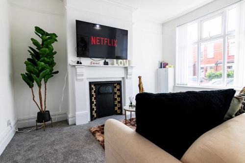 Levenshulme House | Luxe & Stylish Home in Manchester near city center