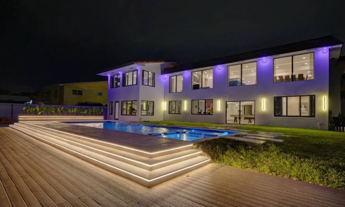 Seybold Villa | Luxe WATERFRONT MANSION w Private Nightclub, Cinema, Game Room & Pool