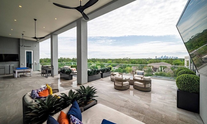 The Galleria Apartment | Luxura Villa of Houston