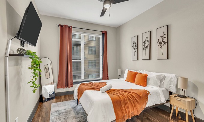 North Burnet Apartment | Luxurious 1BR Alongside DT & Domain With Pool, Gym and Free Parking