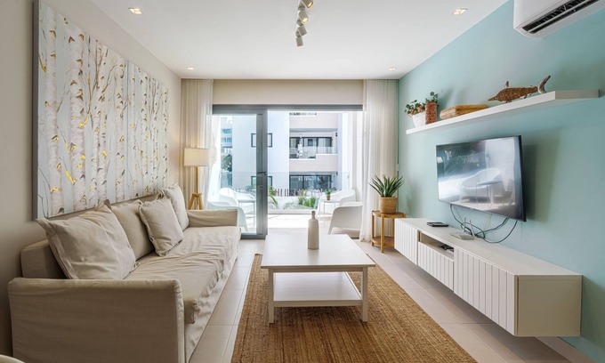 El Cortecito Condo | Luxurious 2 bd 2 ba at 3 mins walk from the beach