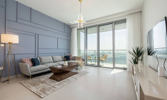 Dubai Apartment | Luxurious 2-Bedroom Apartment with Burj Khalifa & Waterfront Views