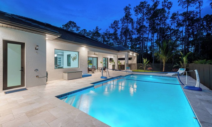 Rural Estates House | Luxurious 2024 5-BR House- Heated Pool and Outdoor Kitchen, just minutes from beaches and downtown