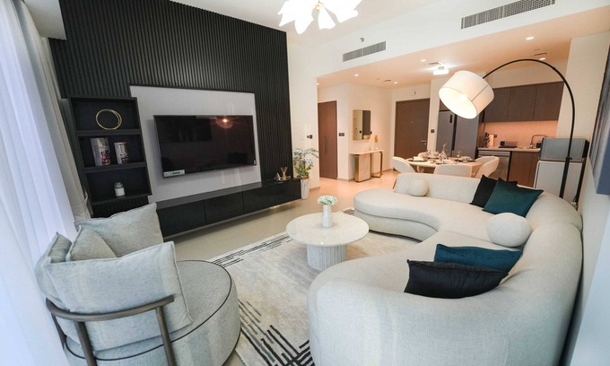Downtown Dubai Apartment | Luxurious 2BR With Dubai Mall & Burj Khalifa Right At Your Door Step