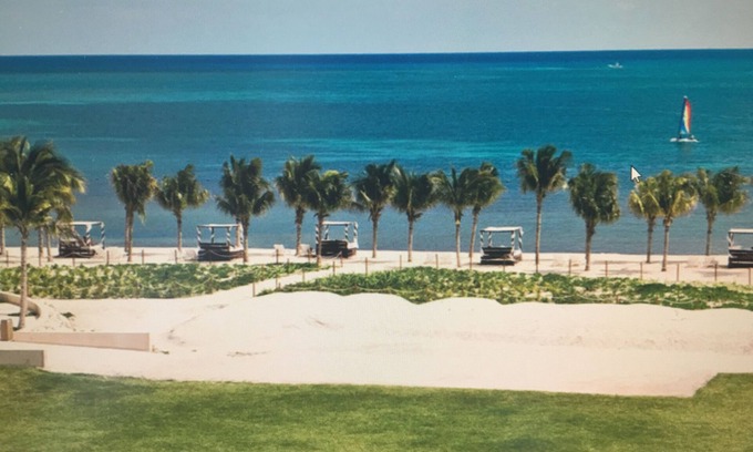 Villa Juarez Condo | Luxurious 3 B/R Beachfront Condo!