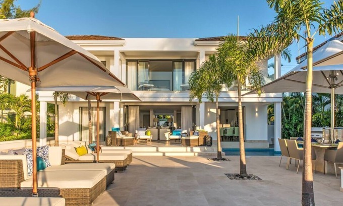Fitts Village Villa | Luxurious 4 bedroom beachfront villa on the west coast of Barbados