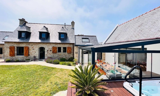 Brignogan-Plage House | Luxurious 5 star villa by the sea with sauna jacuzzi