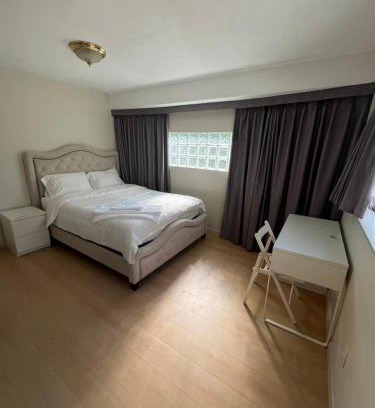 Kerrisdale House | Luxurious and quiet room in Vancouver's West End