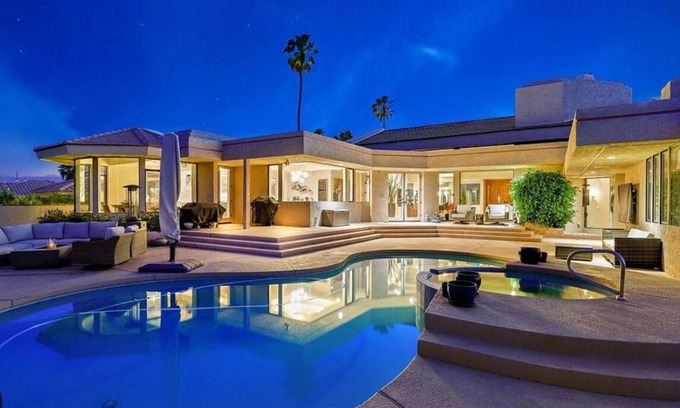 Bermuda Dunes House | Luxurious and spacious Golf Course front property 15 min away from Coachella.