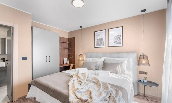 Karigador Apartment | Luxurious Apartment with Jacuzzi, Sea View, and Balcony in Istria