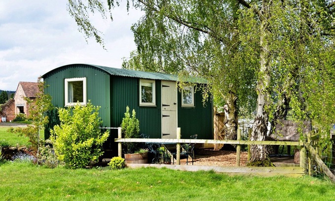 Nordley Cottage | Luxurious camping cottage in Nordley, No Deposit