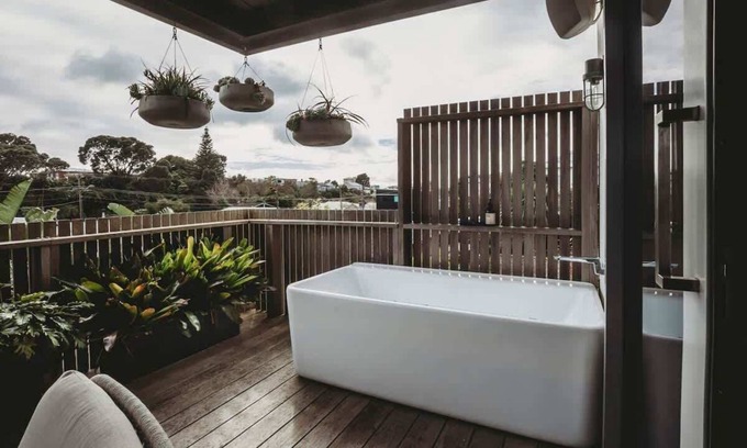 New Plymouth CBD Apartment | Luxurious Central City Retreat