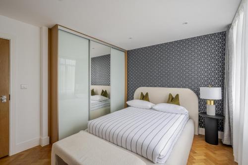 Chelmsford Apartment | Luxurious City Centre Apartment in Chelmsford with Sky Sports & Movies