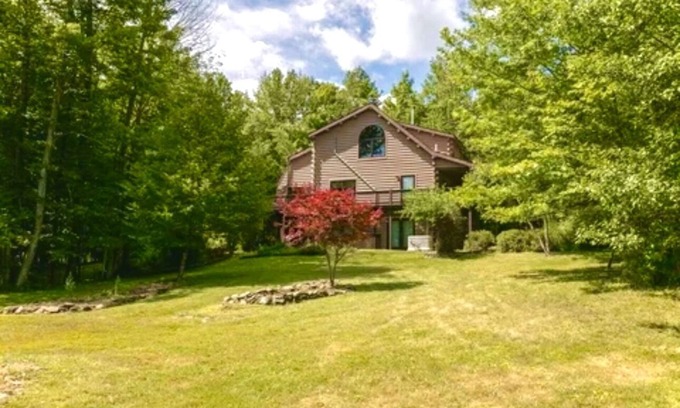 Corning Cabin | Luxurious country retreat for a family, couple or professional group!