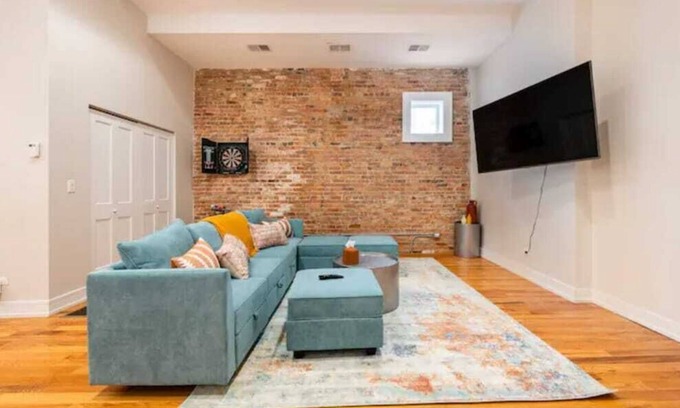 Lower West Side Apartment | Luxurious Downtown 3 Bed 2.5 Bth