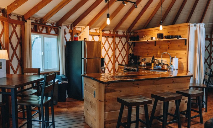 Baldwin Cabin | Luxurious Glamping Modern Yurt