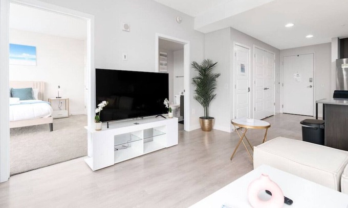 Market East District Apartment | Luxurious/ High Rise/ Downtown