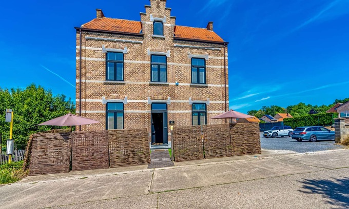 Heers House | Luxurious holiday home in Heers with terrace