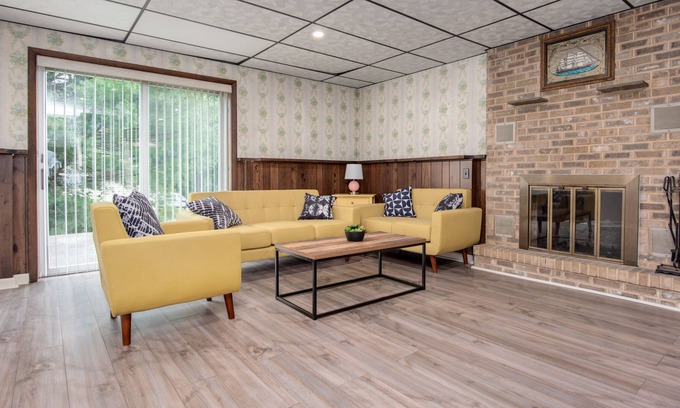 Harrisburg House | Luxurious Home Away at Berkstone