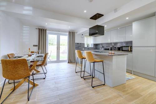 Birmingham House | Luxurious home for Long term Stays