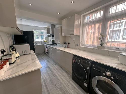 Luton Apartment | Luxurious House in Luton with free parking