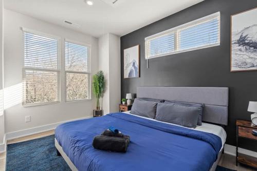 Charlotte House | Luxurious King 3BR Townhouse in Uptown CLT!