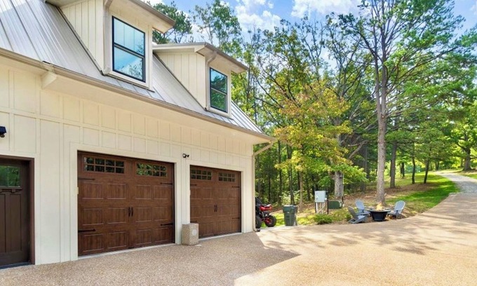 Eureka Springs Apartment | Luxurious Loft -12 Acres near Eureka Springs w/WiFi, AC, Pool, Hot Tub & Sauna!
