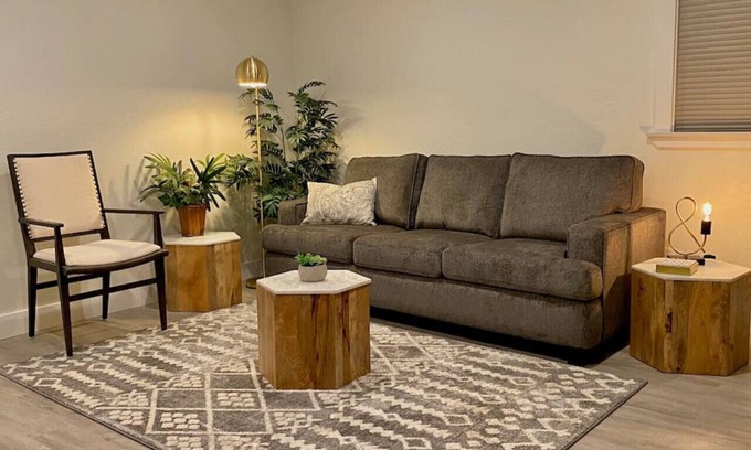 Grant Condo | Luxurious modern retreat in Downtown w/pool